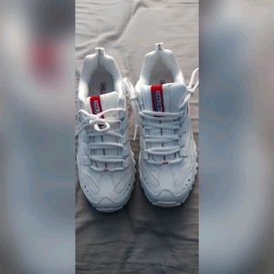 Sketchers white sport sneakers